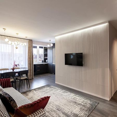 Leogrand Apartments On Svobody Avenue Lviv Bagian luar foto