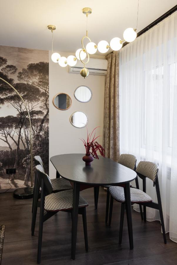 Leogrand Apartments On Svobody Avenue Lviv Bagian luar foto