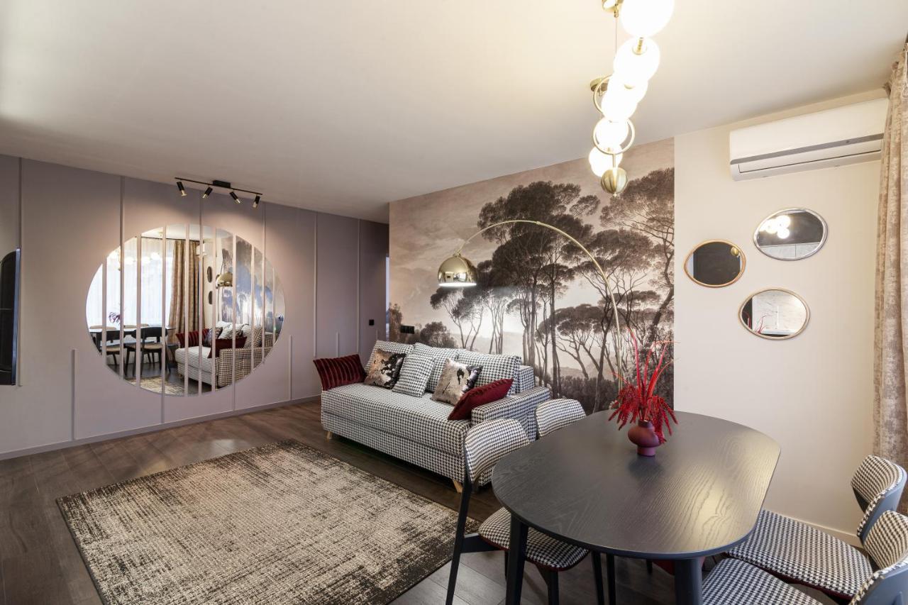 Leogrand Apartments On Svobody Avenue Lviv Bagian luar foto