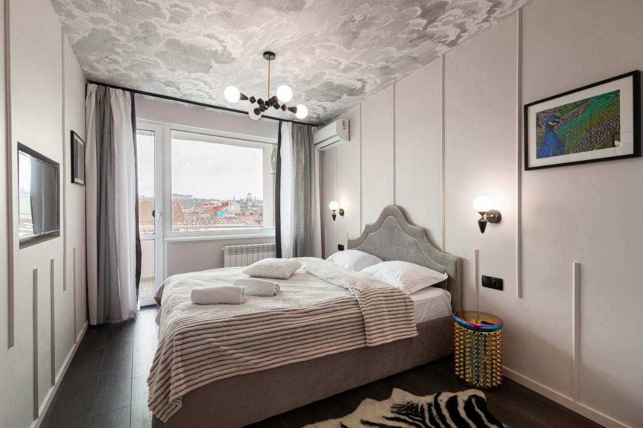 Leogrand Apartments On Svobody Avenue Lviv Bagian luar foto