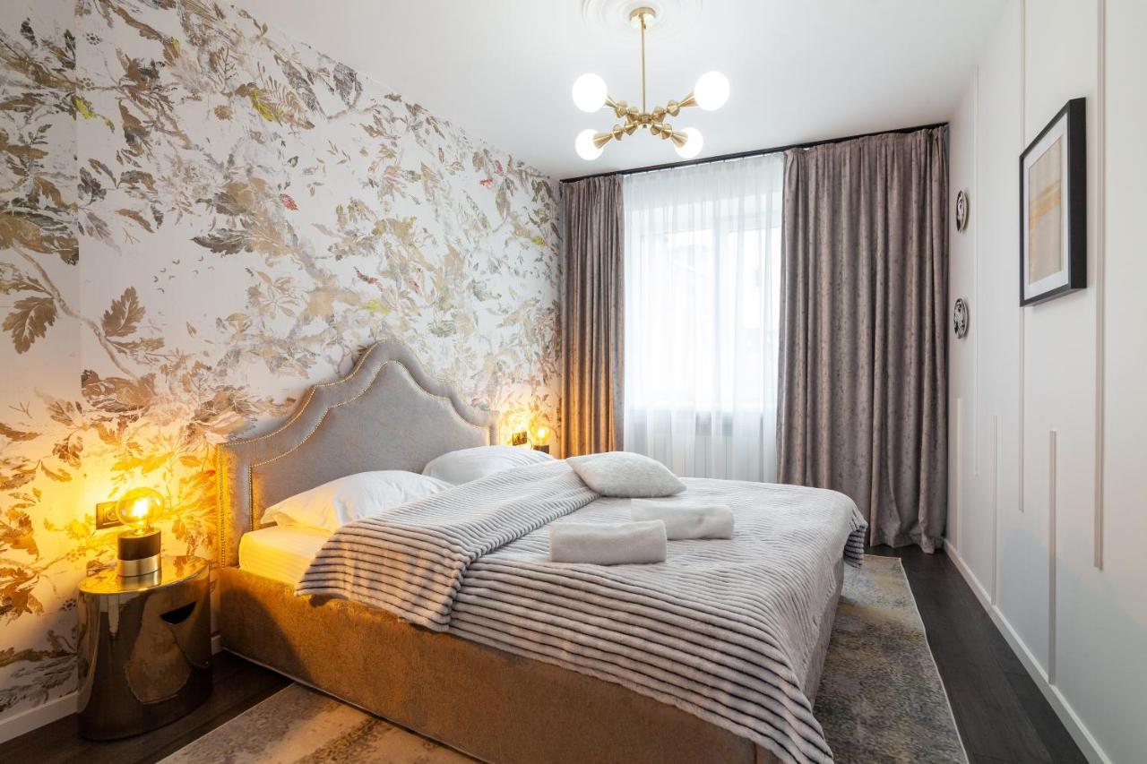 Leogrand Apartments On Svobody Avenue Lviv Bagian luar foto